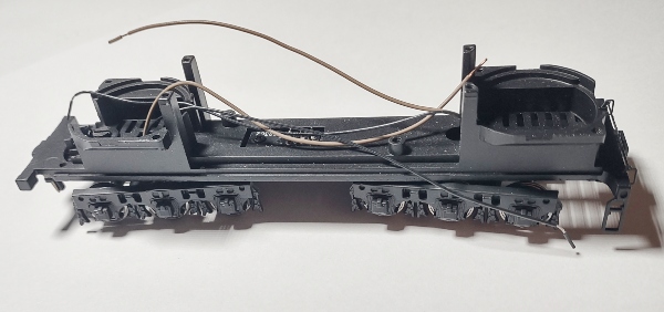 TENDER FRAME / DIE-CAST / BLACK / HO SCALE CAB FORWARD 4-8-8-2