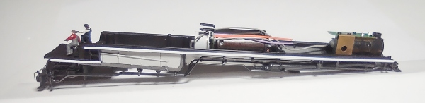 SHELL / BOILER / BOTTOM HALF / W/MOTOR & SMOKE UNIT / LIGHT GRAY UNDERBODY / HO SCALE CAB FORWARD 4-8-8-2