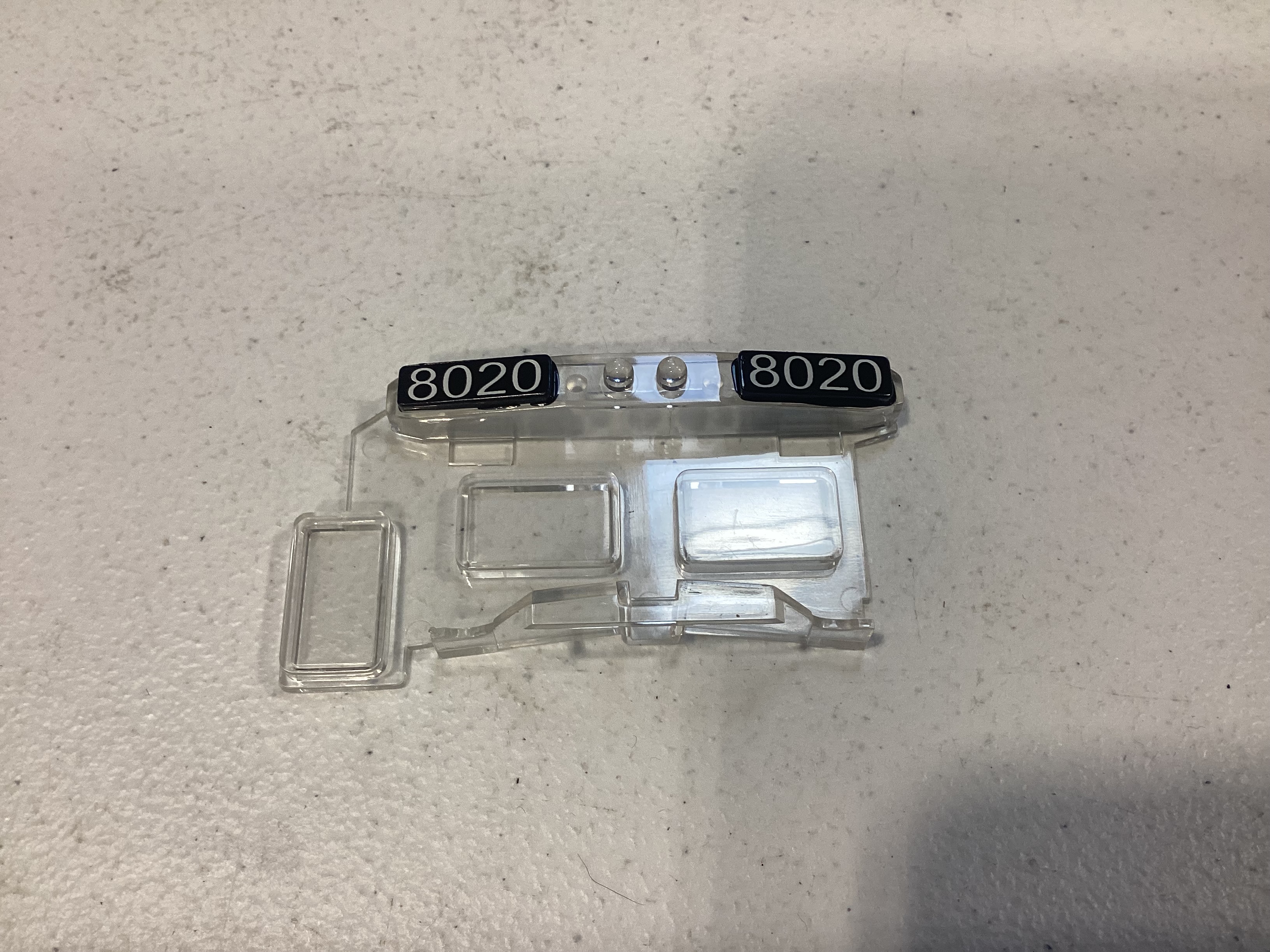 NUMBER BOARD / & WINDSHIELD INSERT / #8020 / NARROW NOSE / RAILKING ONE GAUGE DASH-8