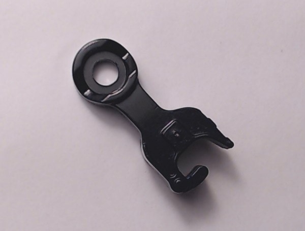 COUPLER / O GAUGE / NON-OPERATING / T-BAR MOUNT / 34.3mm OVERALL / RAILKING SUBWAY CARS