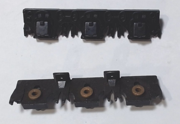 TENDER TRUCK SIDE FRAME ONLY/ 6-WHEEL / FRONT AND REAR / BLACK / RAILKING VANDERBILT 4-6-4 