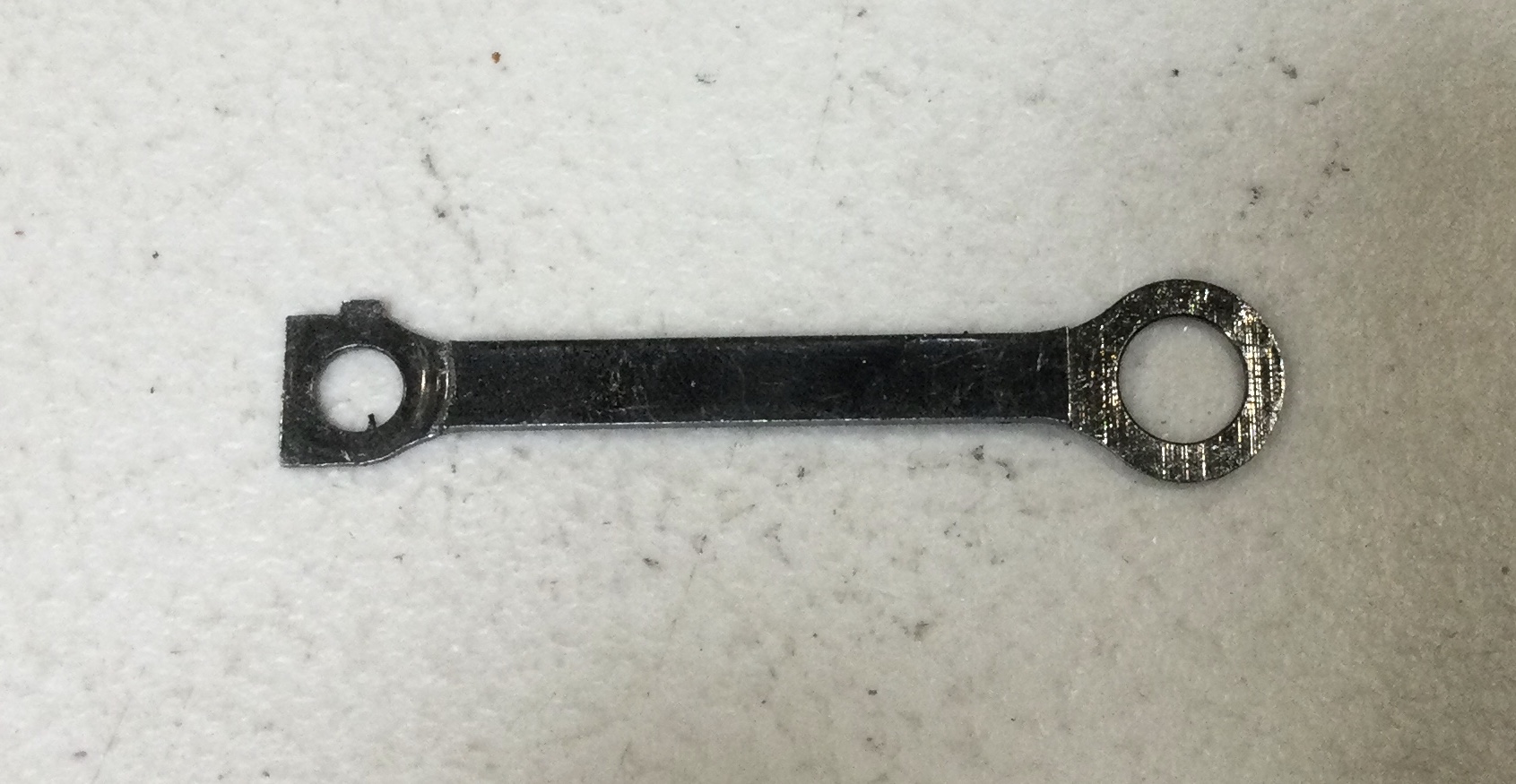 SIDE ROD / BLACKENED / LH / 2ND & 3RD DRIVER / ALL ENGINES / RAILKING ONE GAUGE TRIPLEX