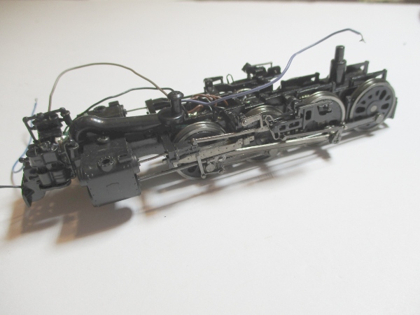 FRONT ENGINE / W/LINKAGES / NO GEARBOX / NO PILOT / HO SCALE BIG BOY 4-8-8-4