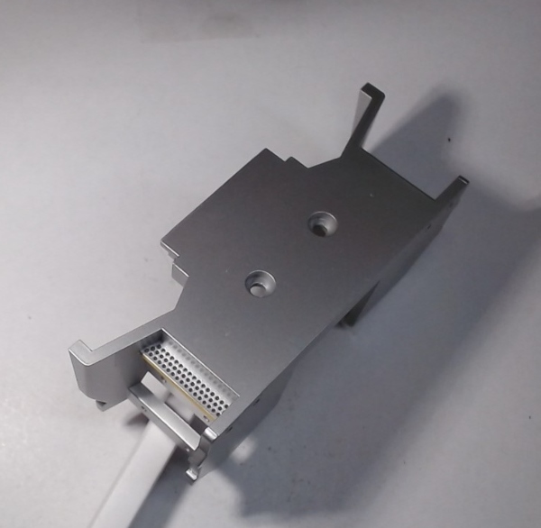 PILOT / SILVER W/YELLOW / FRONT / RAILKING ONE GAUGE DASH-8 / SANTA FE