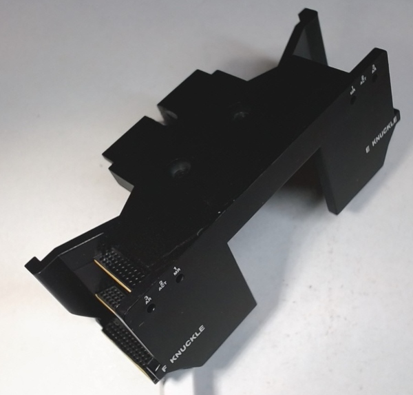 PILOT / BLACK W/YELLOW / REAR / RAILKING ONE GAUGE DASH-8