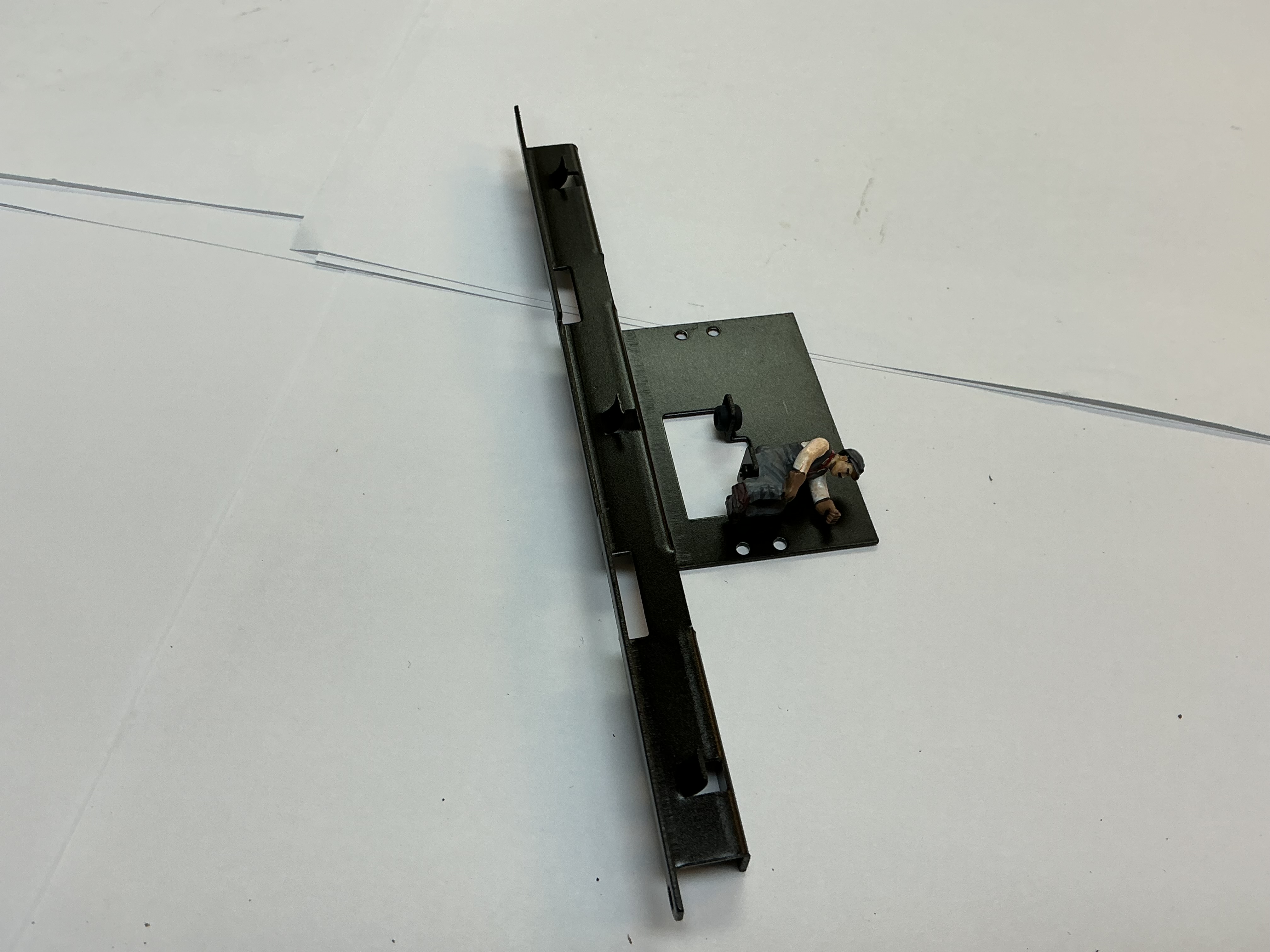 CAB INTERIOR / LONG BASE / BLACK / W/ENGINEER FIGURE & LAMP / PREMIER P-5a