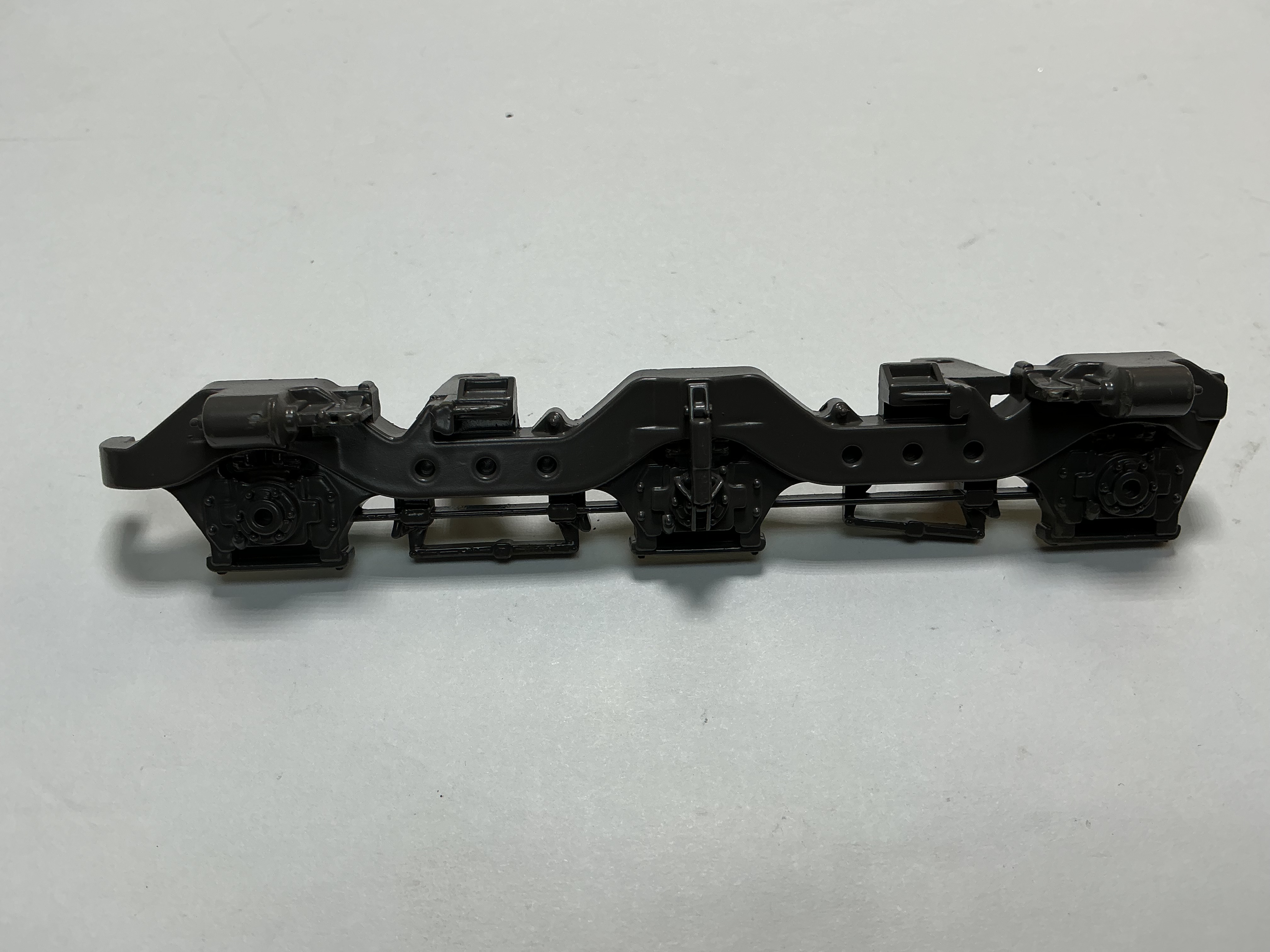 SIDE FRAME / 3-AXLE / RF & LR / UP GRAY / MOLDED IN DETAILS / PREMIER SD60M