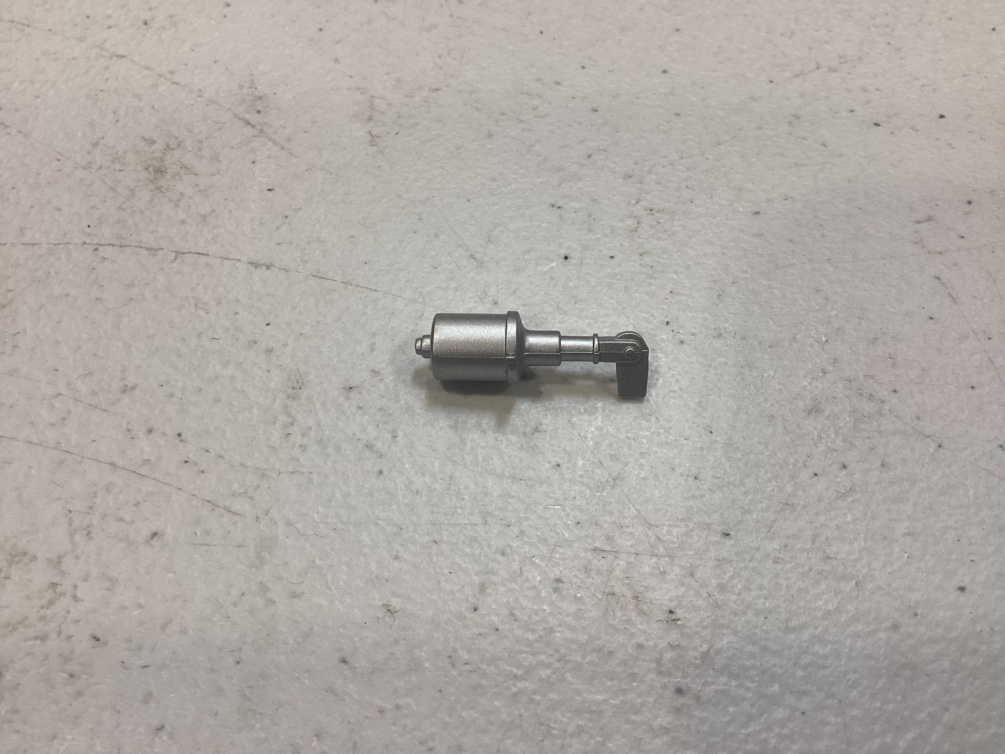 BRAKE CYLINDER / SILVER / LH OR RH / FRONT OR REAR / ONE GAUGE DASH-8