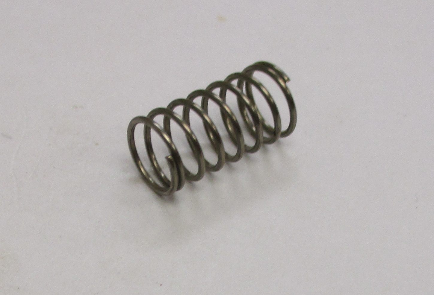 SPRING / COIL / 8mm D x 15mm L x 0.65mm THICK / TENDER TRUCK PRESSURE / PREMIER HUDSON 4-6-4