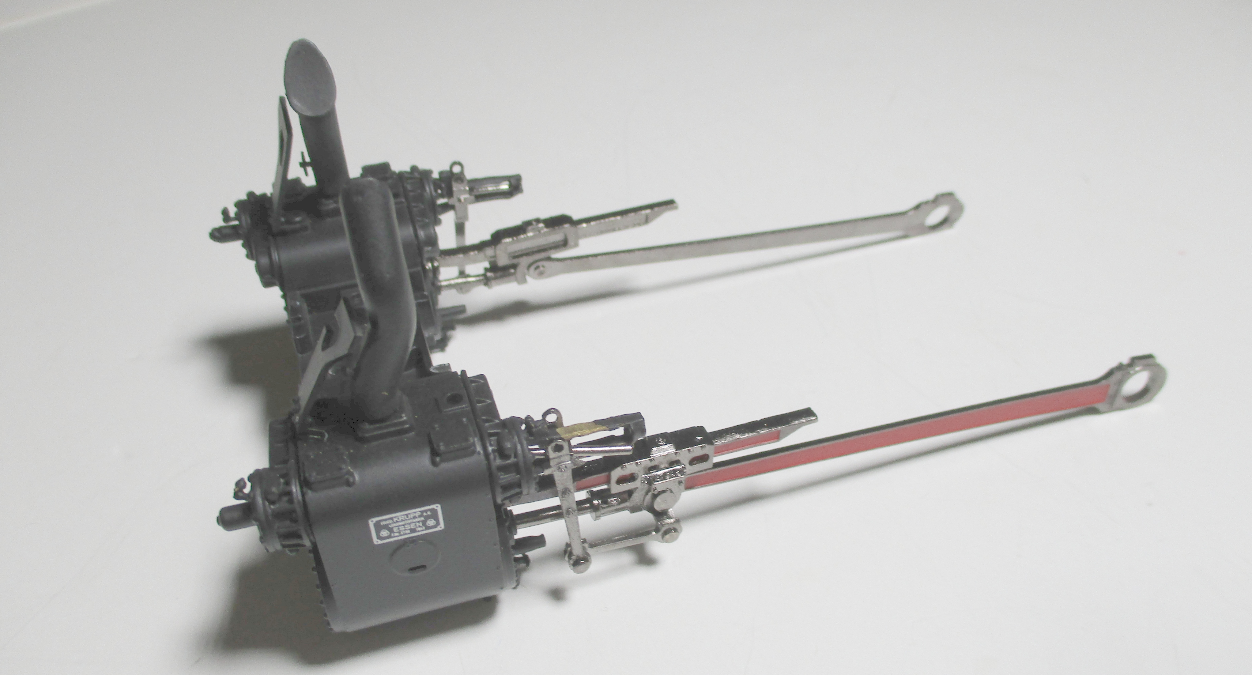 STEAM CHEST / W/CROSSHEAD GUIDES W/RED CENTERS  & MAIN RODS / BLACK / PREMIER BR44