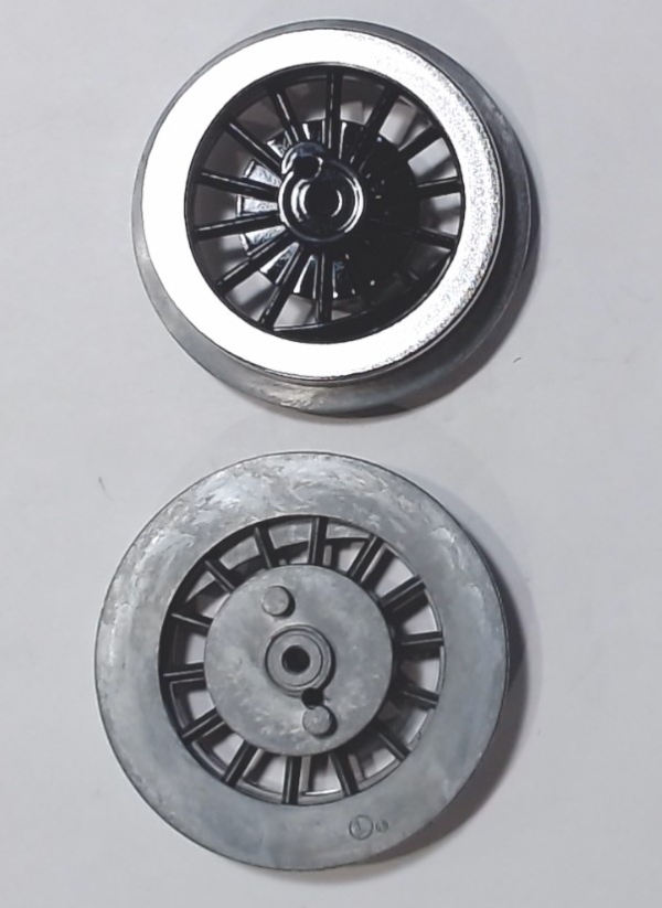 WHEEL / DIE-CAST / BLACK SPOKES / W/GEAR BOSS / LARGE HOLE / 8-32 / HOLE I.D. 0.157in / STEAM / STANDARD GAUGE BILD-A-LOCO & PROTODRIVE