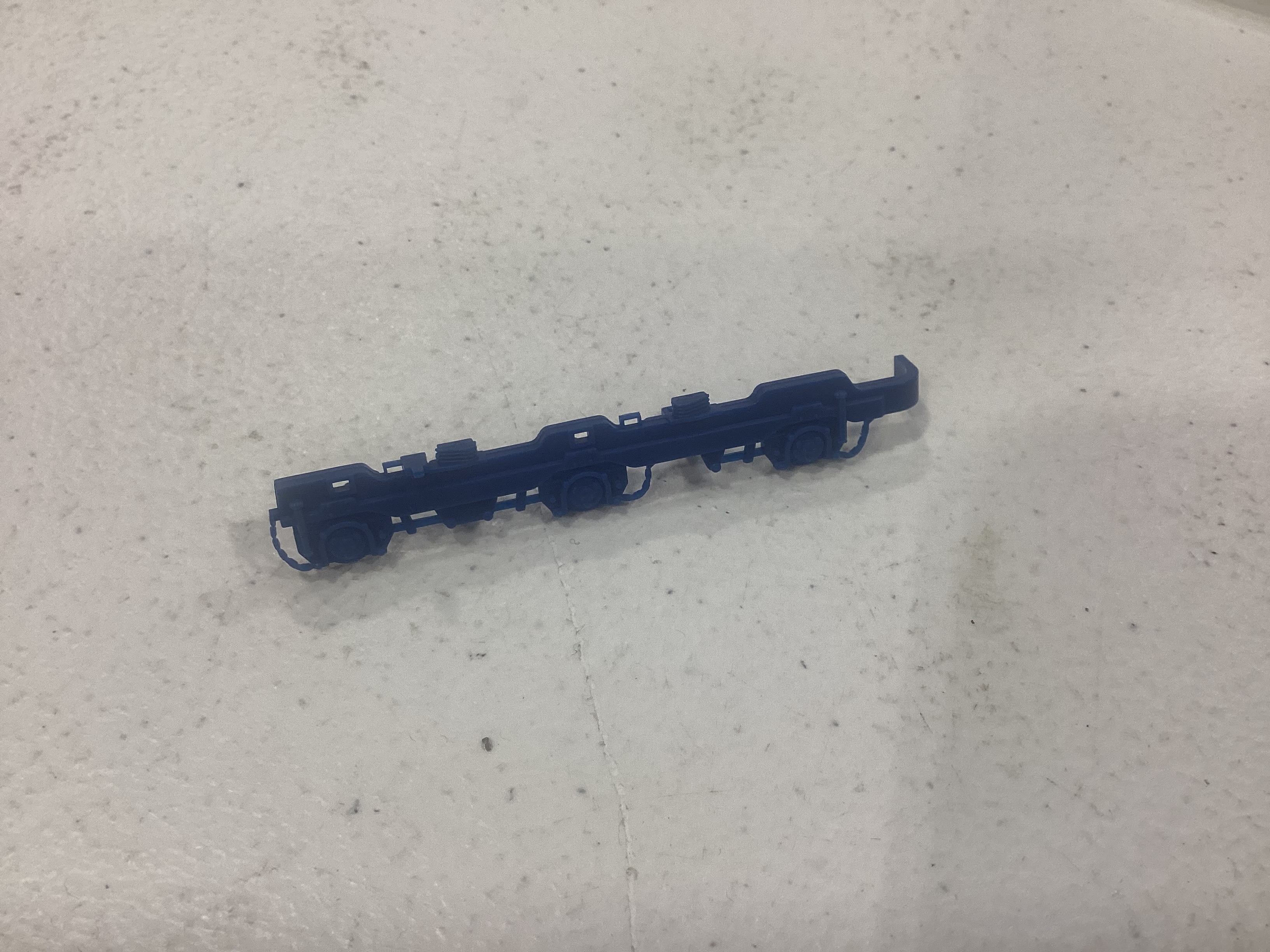 SIDE FRAME / 3-AXLE / BLUE / NO BRAKE LINE / HO SCALE SD70ACE