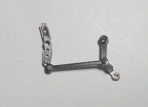 3RD CYLINDER LINKAGE / EXPANSION LINK (MOUNTS TO DRIVER AXLE) / BLACKENED / PREMIER BR44 & SNCF 150X