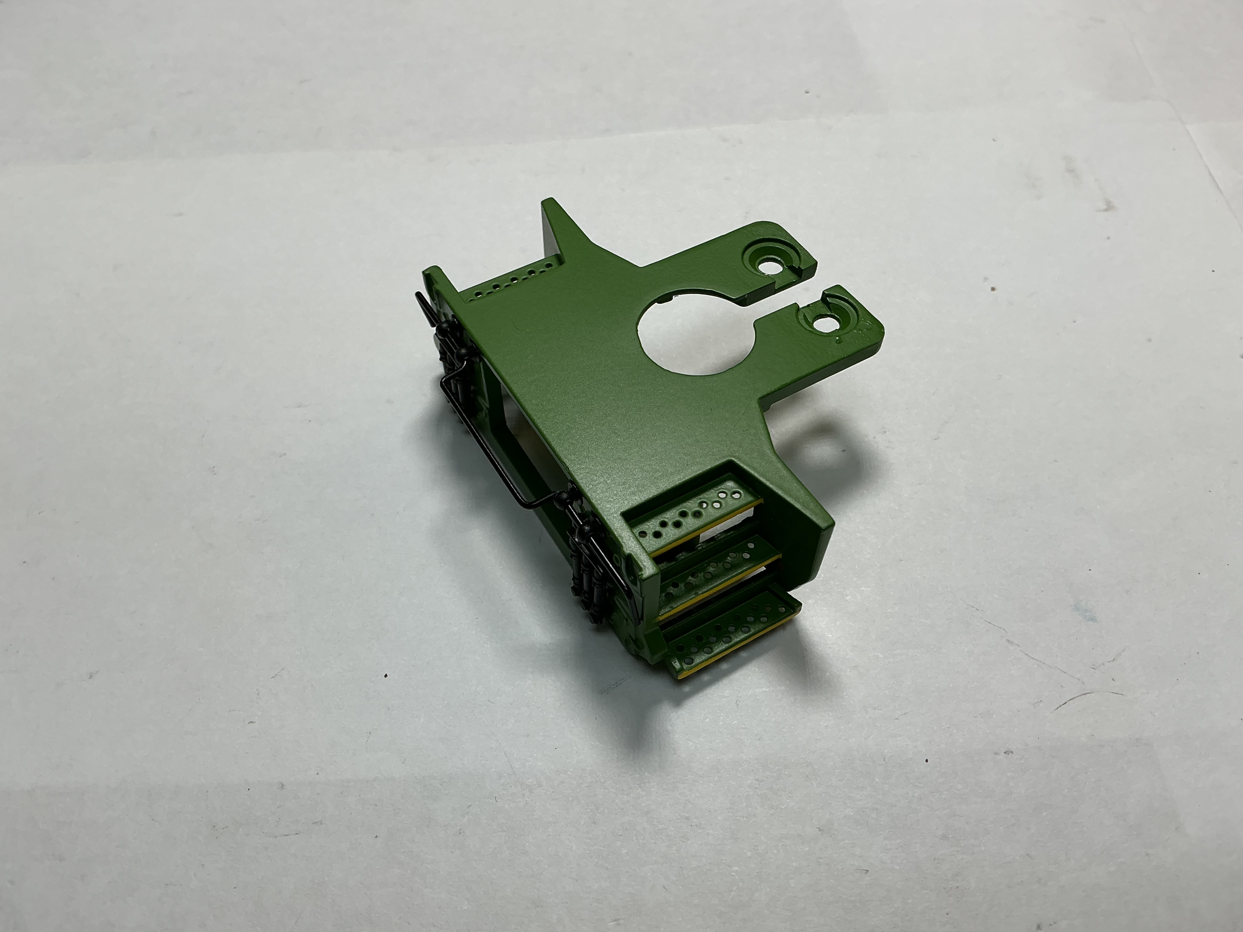 PILOT / 2 HOLE / GREEN W/YELLOW TRIM / W/COUPLER CUT LEVER & BRAKE LINES / PREMIER AC-6000