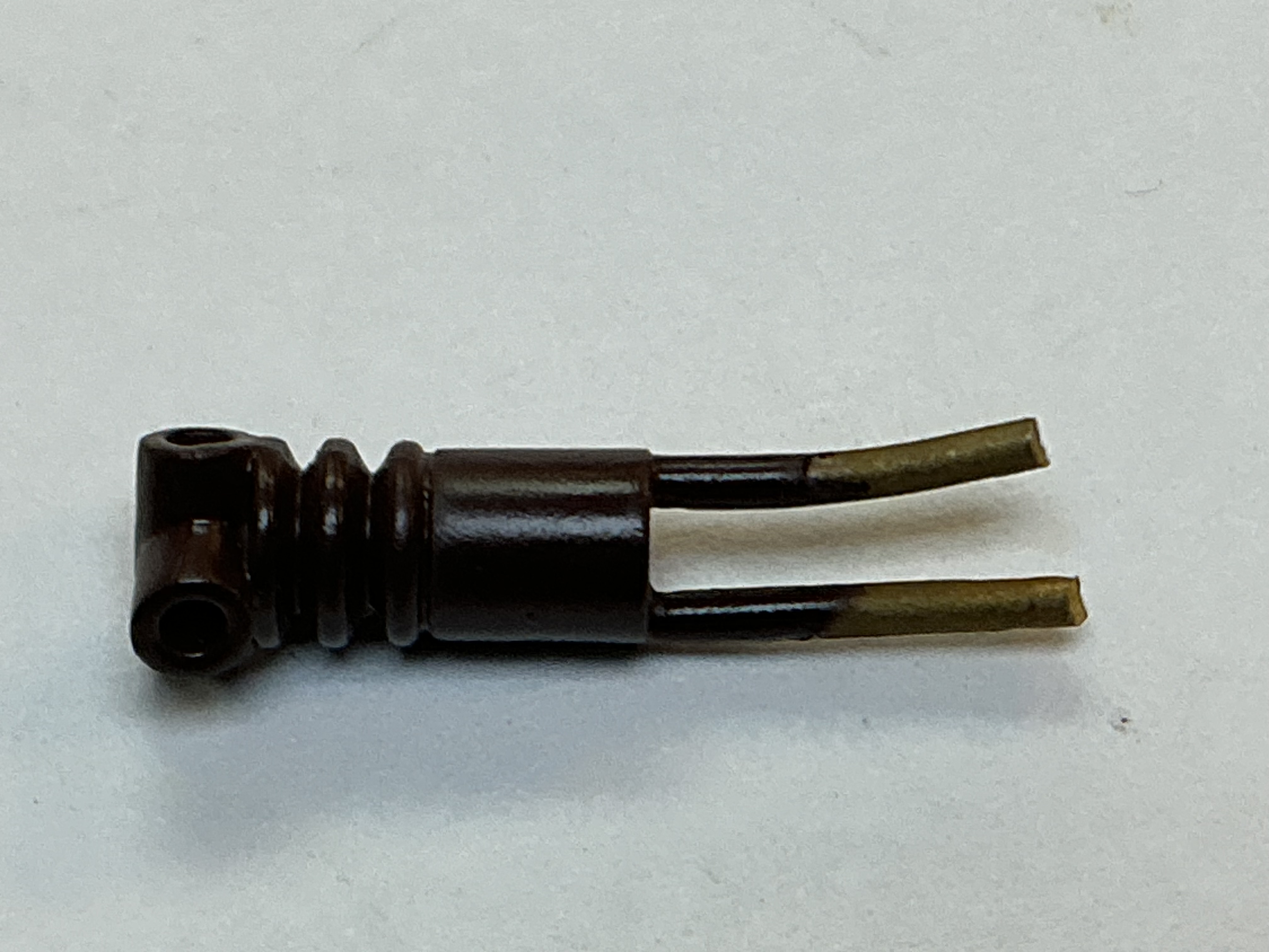 INSULATOR DETAIL / BROWN / STYLE B / ROOF MOUNTED / PREMIER EP-3