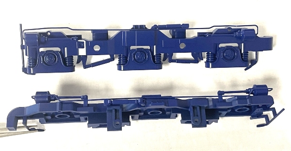 SIDE FRAME / 3-AXLE / HIGH ADHESION / LF OR RR / BLUE / RAILKING ONE GAUGE ES44AC