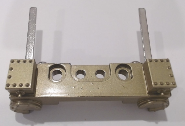 STEAM CHEST / W/CROSSHEAD GUIDES / GOLD W/BLUE STRIPE / RAILKING GENERAL 4-4-0