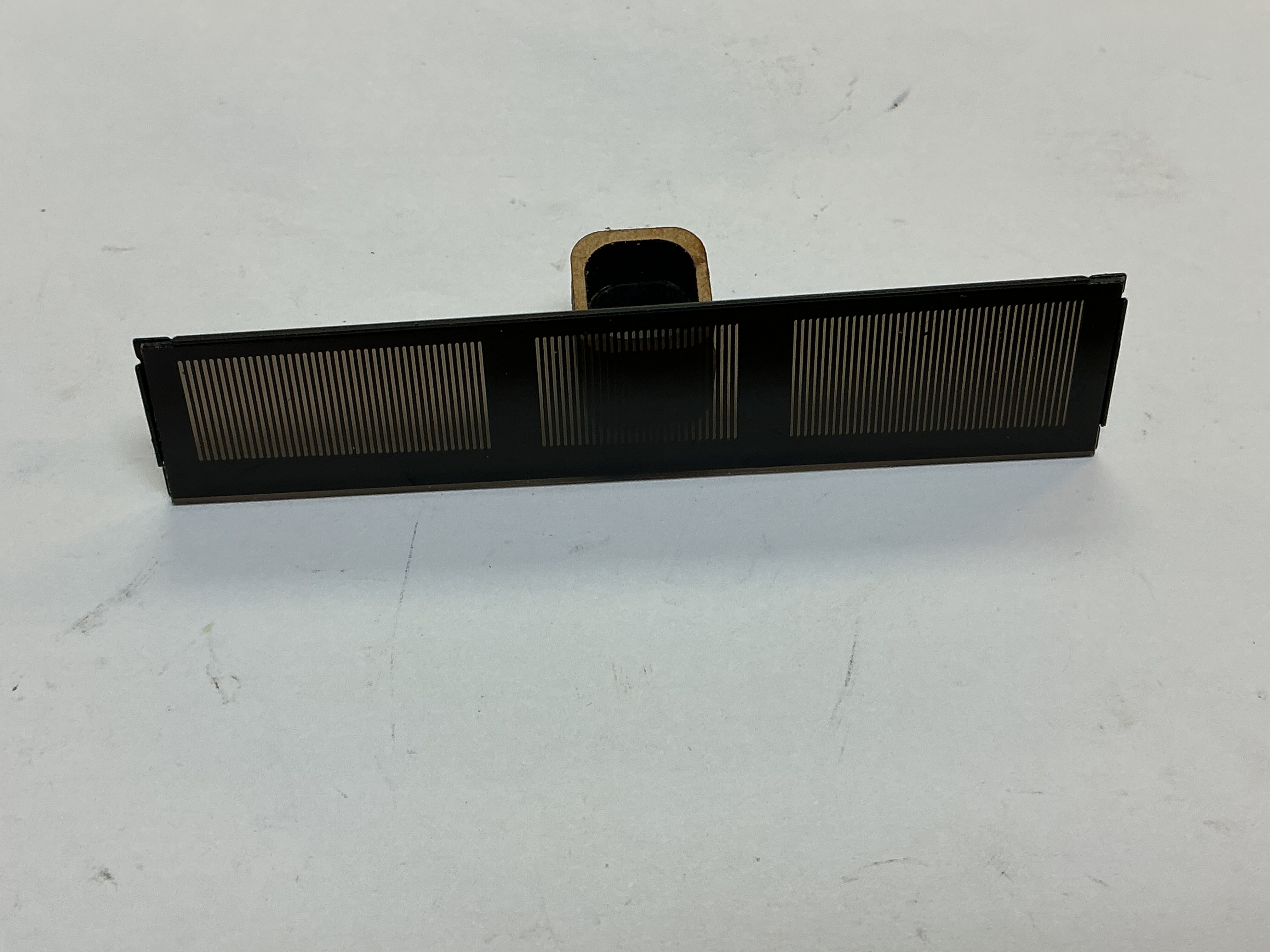 SIDE GRILLE / W/3 SETS OF LOUVERS / BLACK / PREMIER P-5a