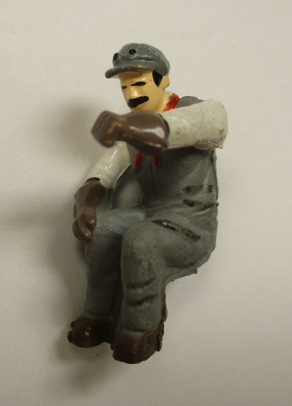FIGURE / ENGINEER / SEATED / FOR O GAUGE STEAM & EARLY DIESELS