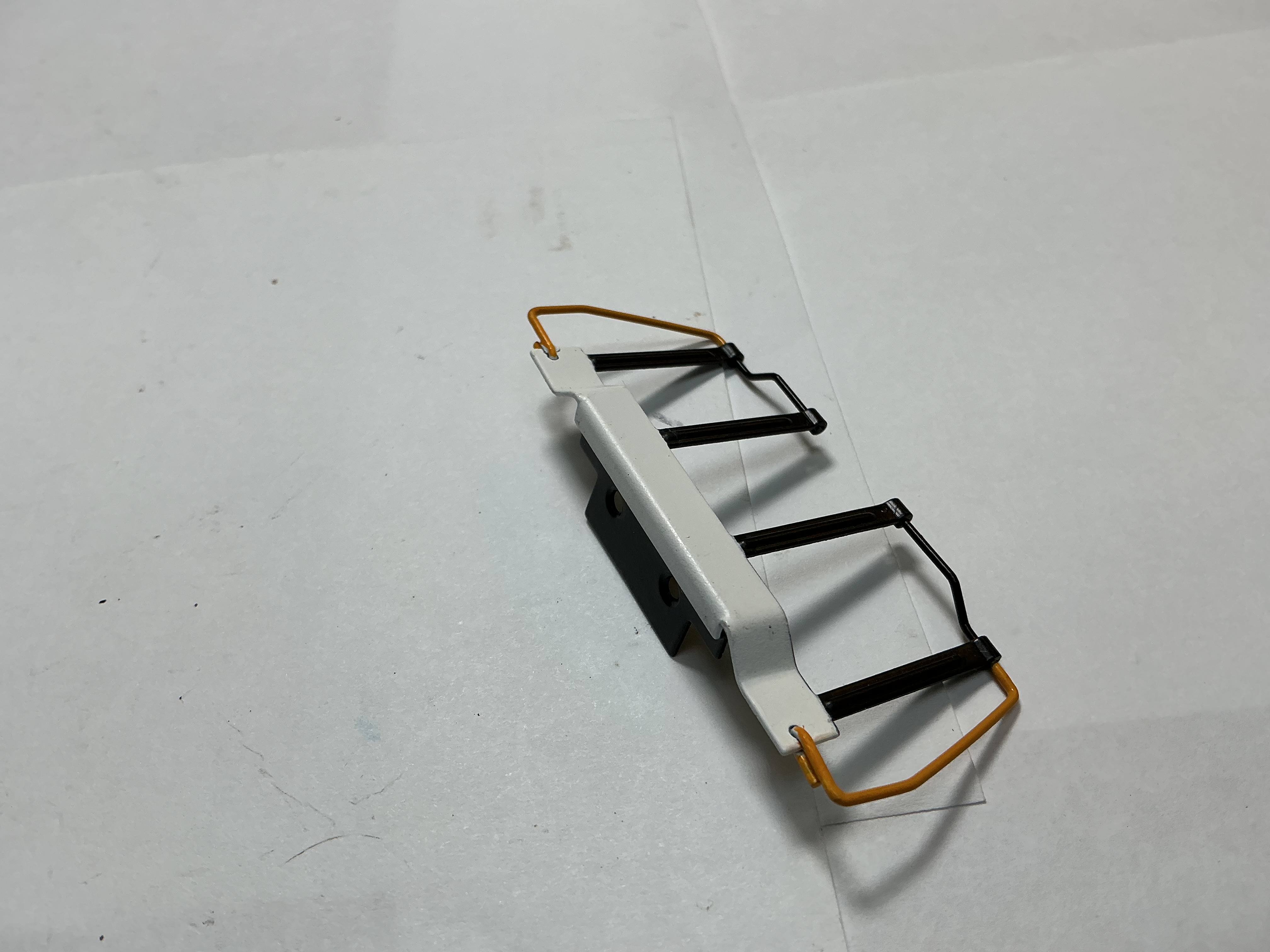 HANDRAIL / FRONT & REAR / BLACK WHITE & YELLOW / PREMIER GP38-2