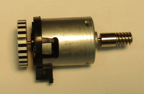 DC MOTOR / RS365SH / MD105-M38 / F/W 27mm D x 5mm THICK / WORM LENGTH 23.08mm / STRIPED / PS 2 BKT