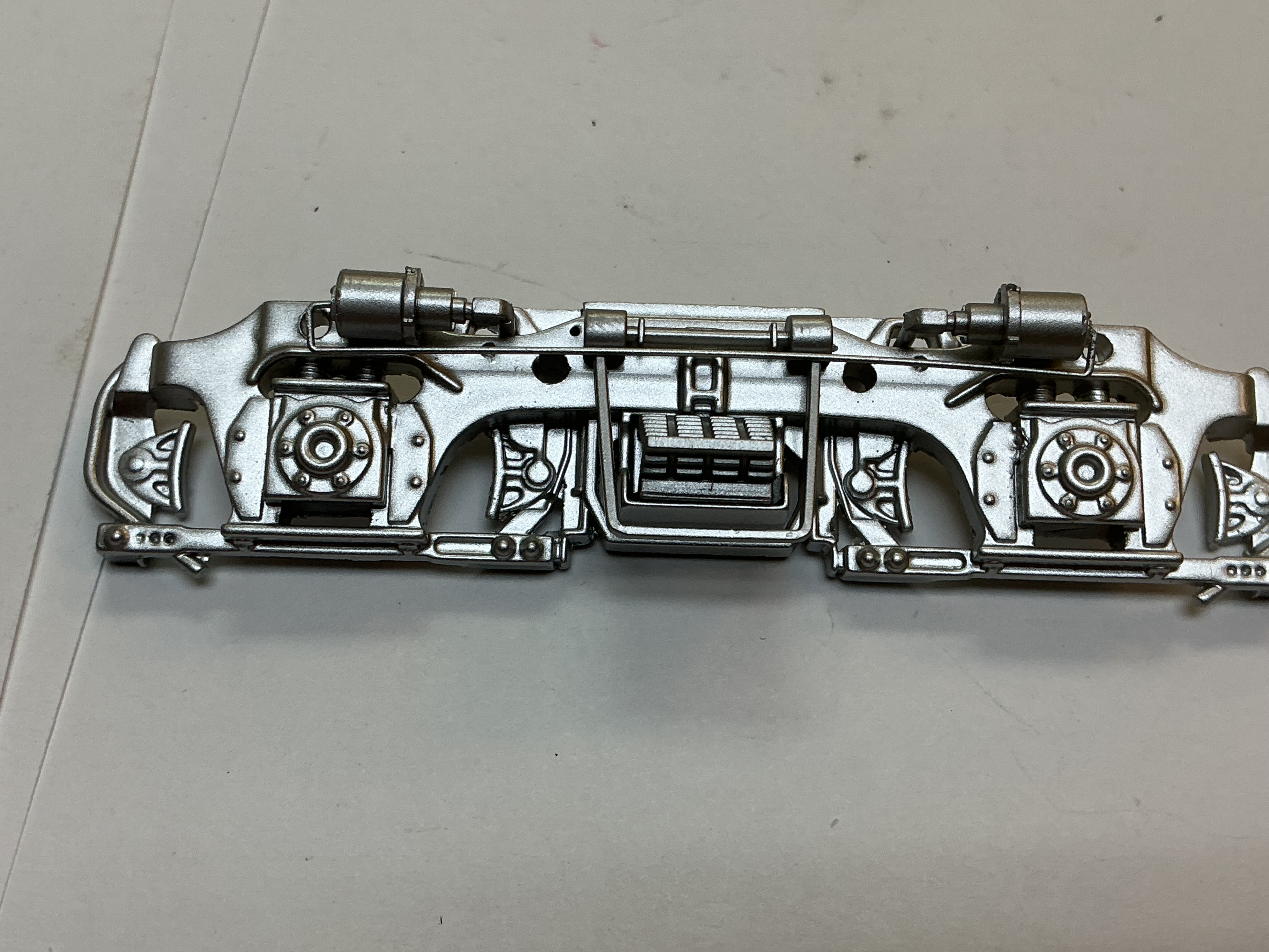 SIDE FRAME / 2-AXLE / BOTTOM MOUNT / SILVER / PS 3 / PREMIER GP-9 & GP-7 & F-3