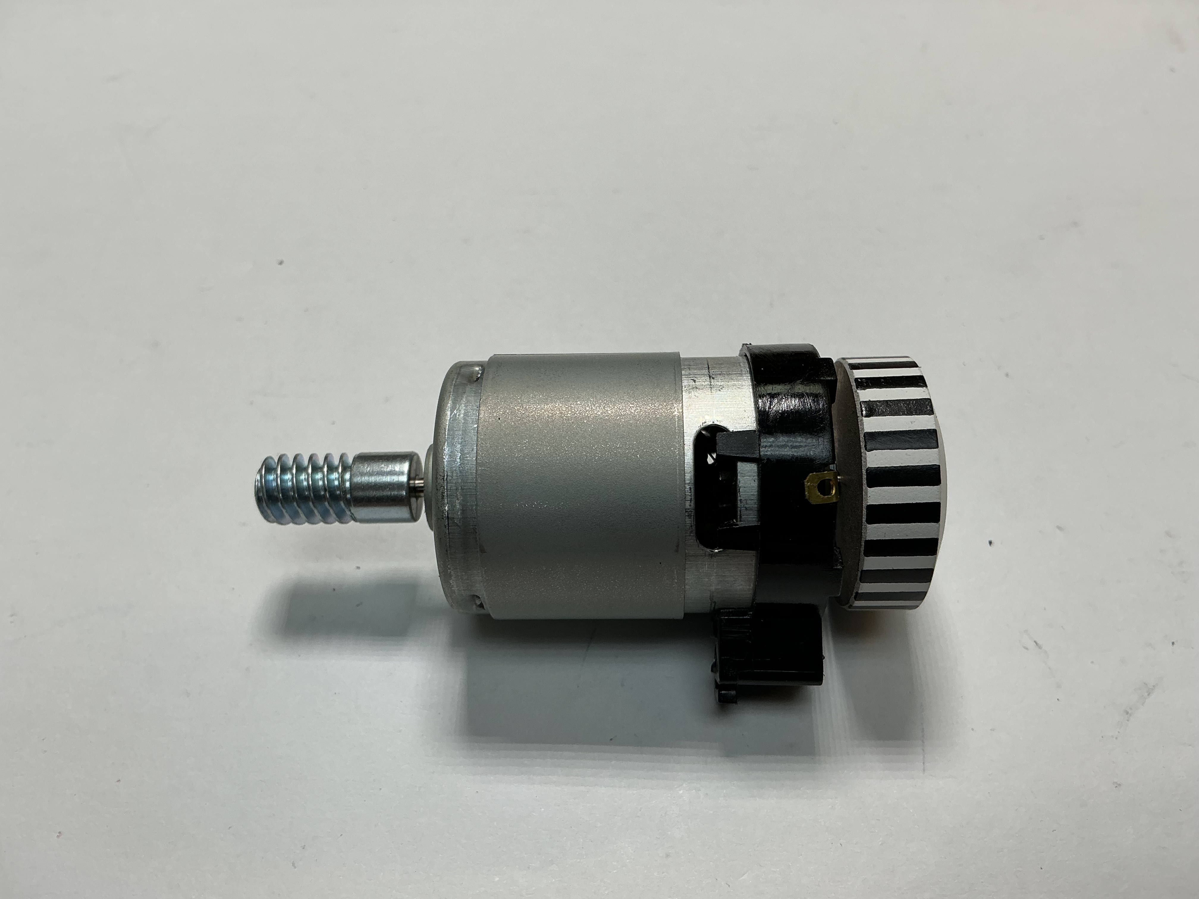 DC MOTOR / RS385PH / MD105-M38 / F/W 27mm D x 9mm THICK / WORM LENGTH 25.09mm / STRIPED / PS 2 BKT