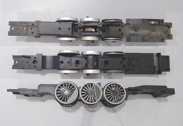 DRIVE BLOCK / 3-AXLE / BLACK / PS 1 / NICKEL RIMS / W/GOLD STRIPED SPOKES / USE WORM EH1100017A / PREMIER HEAVY PACIFIC 4-6-2 