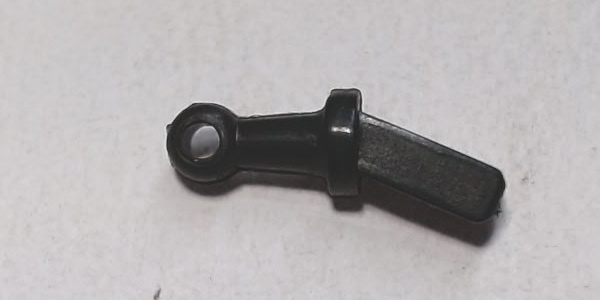 STANCHION / HANDRAIL / PLASTIC / BLACK / SLANTED / 3.1mm x 2.4mm MOUNTING STUD / 6.9mm L (FROM BOILER) / RAILKING ONE GAUGE BIG BOY