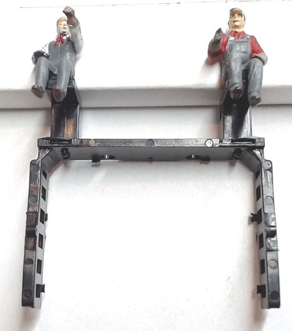 LADDER / CAB / LH & RH / W/ENGINEER & FIREMAN / HO SCALE GS-4 4-8-4