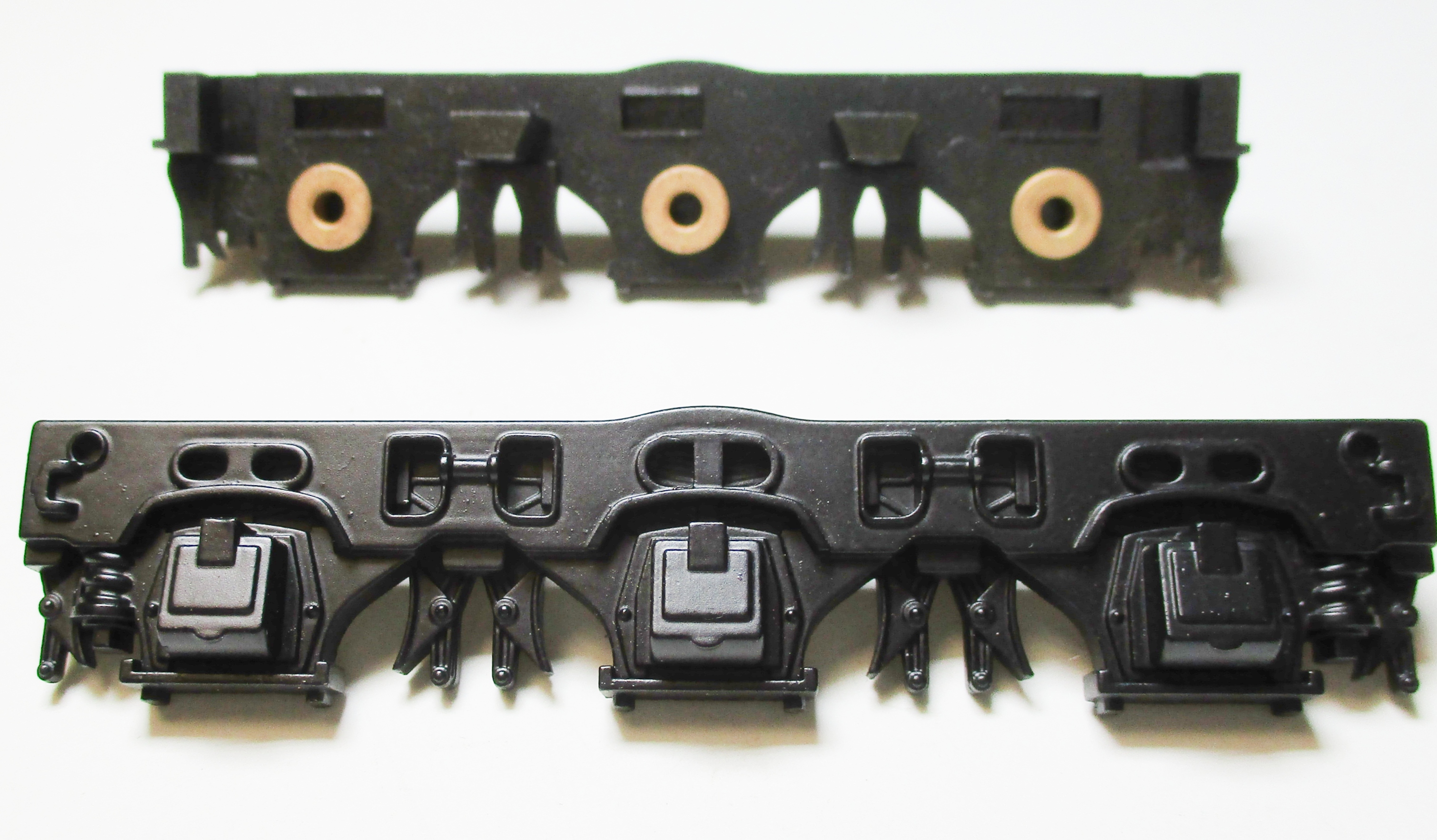 SIDE FRAME / 3-AXLE / LH & RH / FRONT & REAR / BLACK / PS-1 / W/BRONZE BEARINGS / PREMIER CAB FORWARD