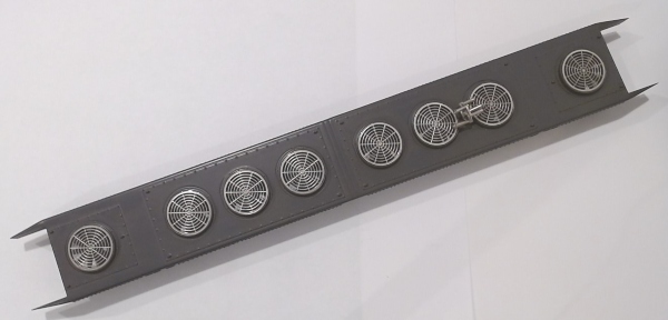 RADIATOR HOUSING / UP GRAY / LONG / PREMIER DD40AX