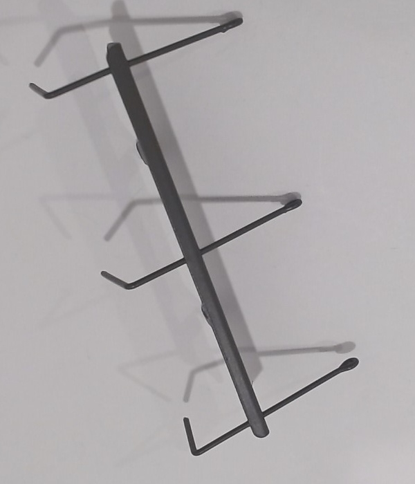 STANCHIONS / W/WALKWAY / GRAY / REAR (3 STANCHIONS) / PREMIER FM TRAINMASTER