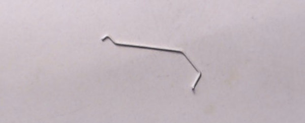 GRAB IRON / RH FRONT / WHITE / HO SCALE ES44AC GEVO