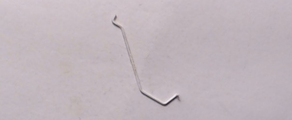 GRAB IRON / LH FRONT / WHITE / HO SCALE ES44AC GEVO