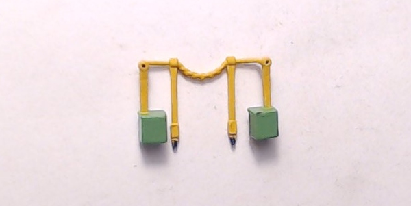 HANDRAIL / W/DITCH LIGHT HOUSINGS / FRONT / YELLOW / HO SCALE SD70ACE