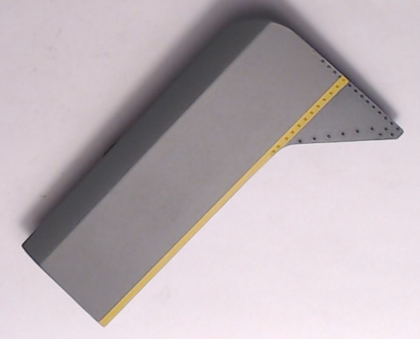 SMOKE DEFLECTOR / RH / GRAY W/YELLOW STRIPE / RAILKING IMPERIAL FEF 4-8-4