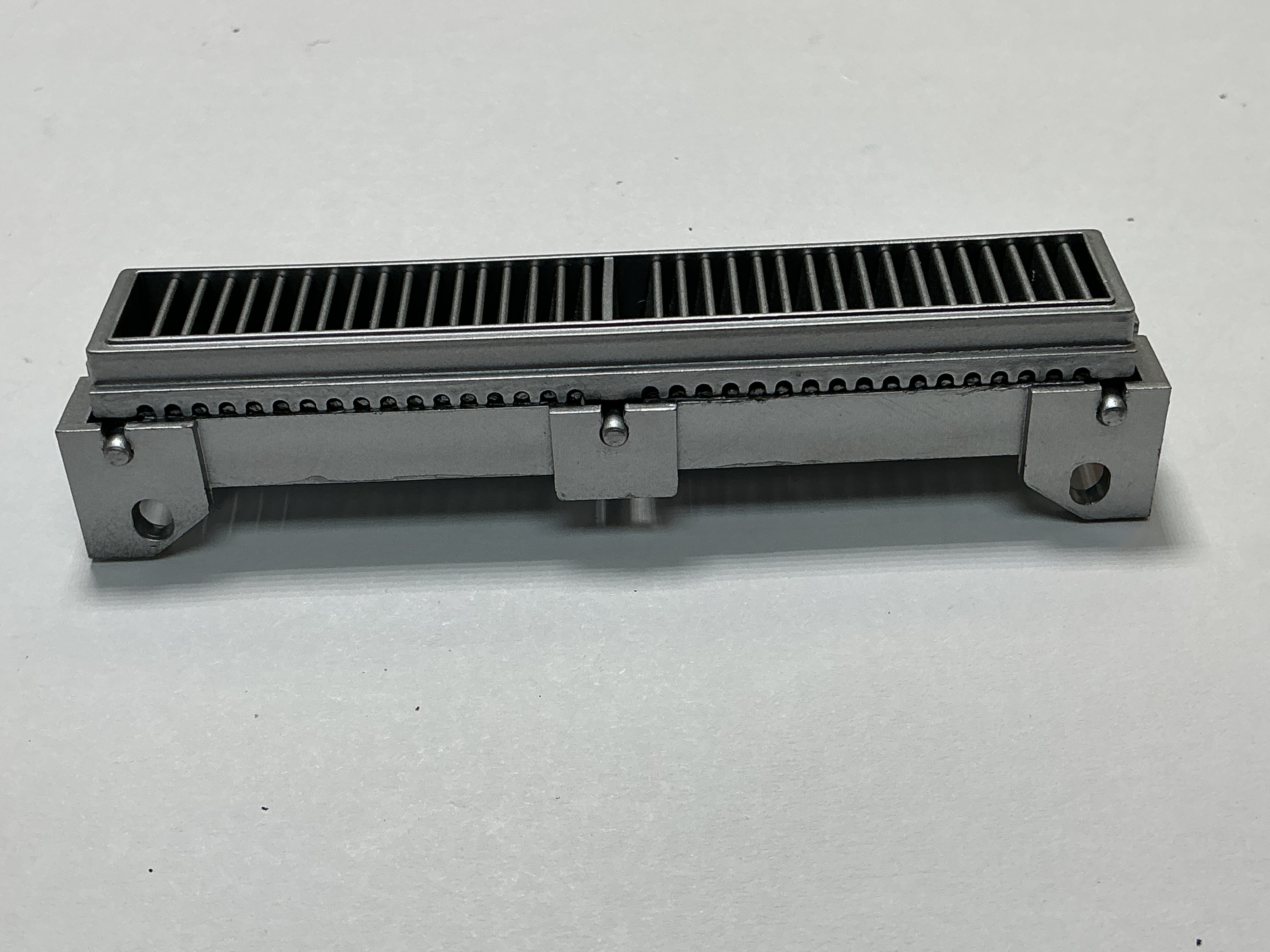 SIDE GRILLE / W/MOVABLE LOUVERS / SILVER / PREMIER ALCO PA & PB