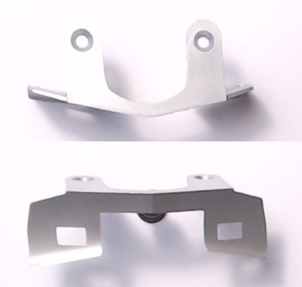 SNOWPLOW / SILVER / STANDARD SIZE / 34.5mm HOLE SPACING / W/2 SCREWS / W/HOLES FOR MU HOSES / PREMIER & RAILKING DIESELS