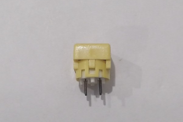 PUSH BUTTON / DPDT / MOMENTARY / YELLOW / SQUARE / TRANSFORMERS