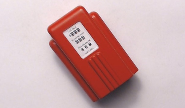 GAS PUMP / RED / RAILKING OPERATING GAS STATION