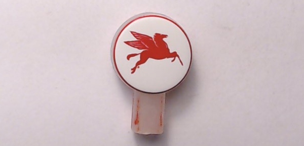 SIGN GLOBE / GAS PUMP / MOBIL (PEGASUS) / RAILKING OPERATING GAS STATION