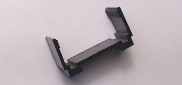 BRACKET / PROTOSOUND 1 / TOP CLIP / HOLDS TOP AND BOTTOM BOARD TOGETHER / PLASTIC