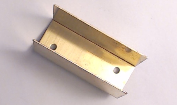 BRACKET / 9V BATTERY / U-SHAPED / BRASS / 18.7mm W x 46mm L x 26.7mm H / PROTOSOUND 1