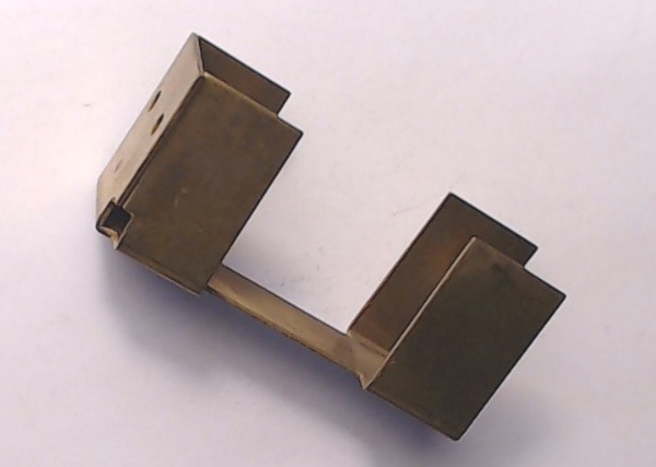 BRACKET / 9V BATTERY / U-SHAPED / BRASS / 18.7mm W x 55.3mm L x 24mm H / PROTOSOUND 1