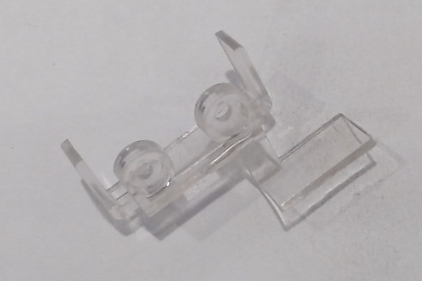 BRACKET / REAR OF PCC CAR / CLEAR PLASTIC / RAILKING PCC STREET CAR