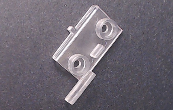 BRACKET / FRONT OF PCC CAR / CLEAR PLASTIC / RAILKING PCC STREET CAR
