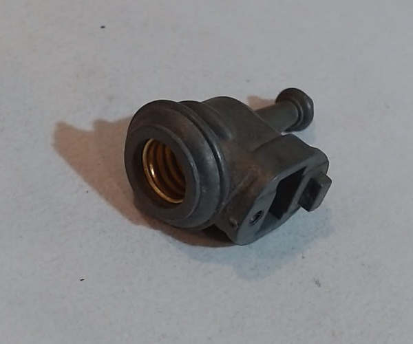 LAMP SOCKET / DIE-CAST / SCREW BASE / UNPAINTED / TINPLATE STANDARD GAUGE 115 / 116 STATION