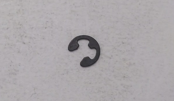 E-CLIP / METAL / 7mm O.D. x 0.5mm THICK / TINPLATE STANDARD GAUGE & O GAUGE TRUCKS / CAN USE IF0000013